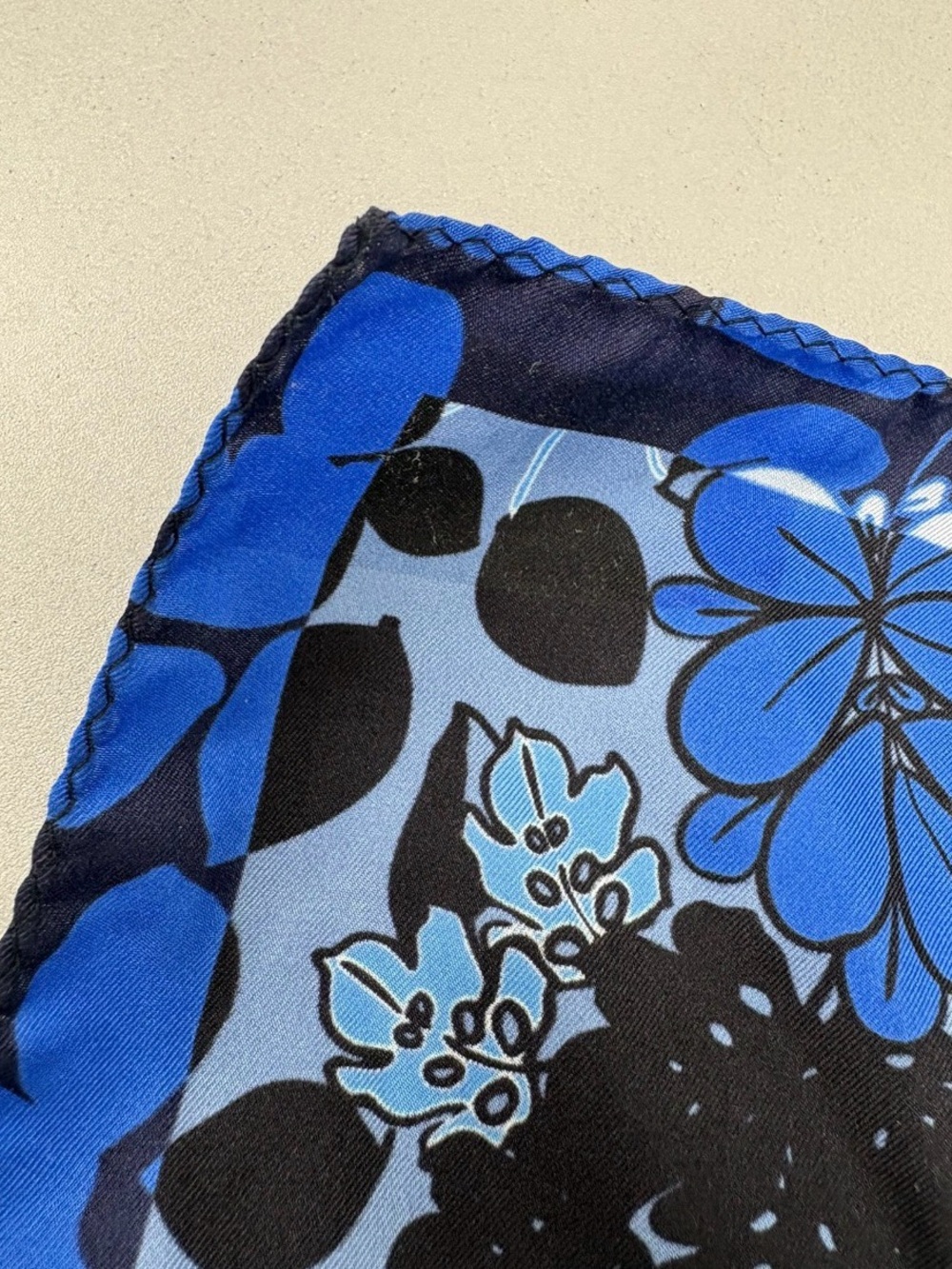 ETRO Milano Blue Floral Silk Twill Pocket Square Mini Scarf 16x16 Made In Italy - Picture 9 of 9